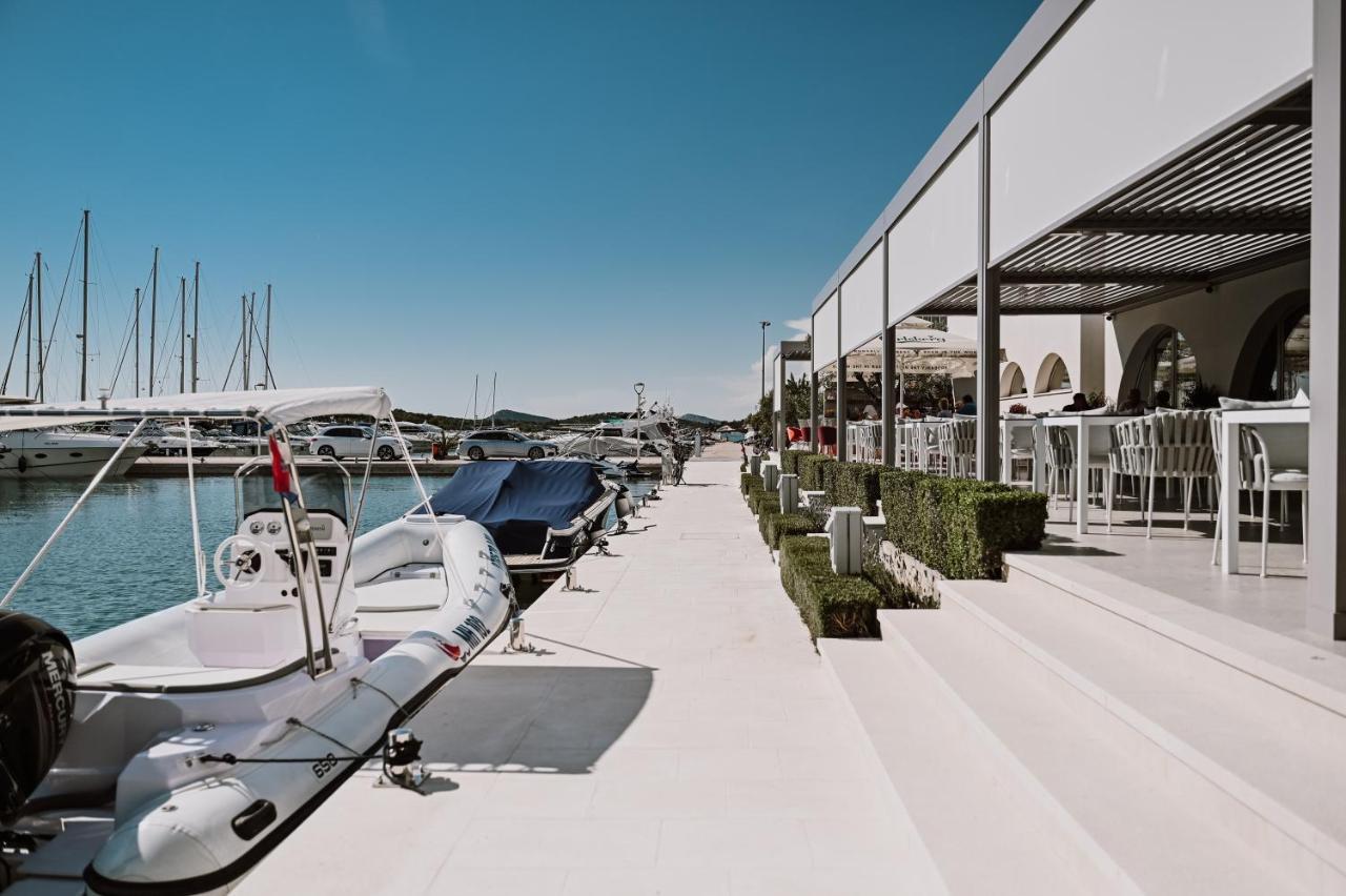 Hotel Stomorin-Marina Hramina ムルテル エクステリア 写真