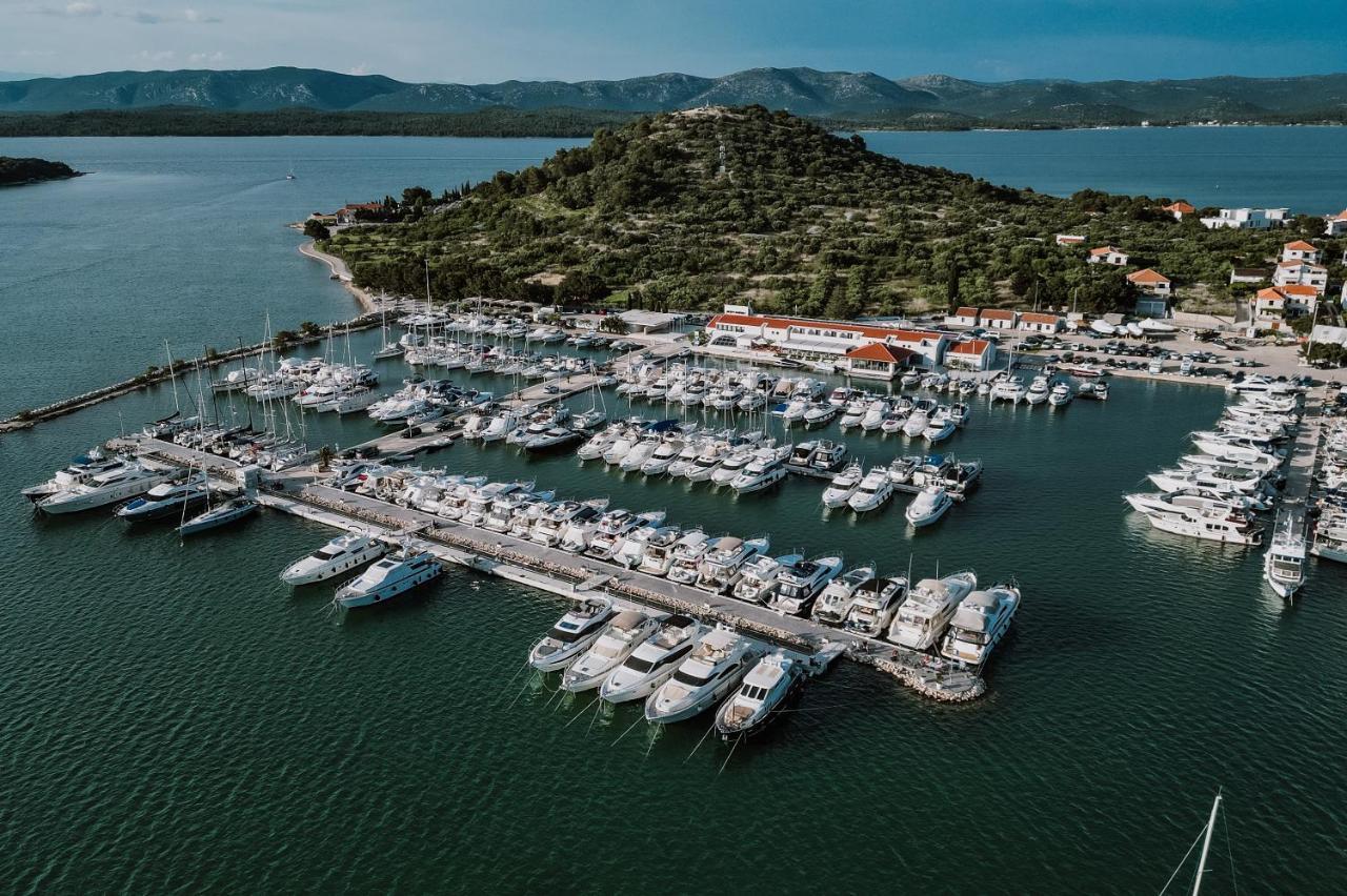 Hotel Stomorin-Marina Hramina ムルテル エクステリア 写真